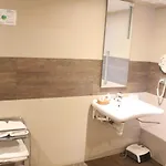 Hotel Oianume 2*